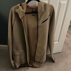 Men’s zip up jacket